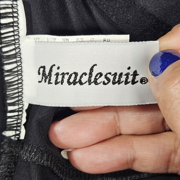 Miraclesuit Black Swimsuit Size 10 One Piece Ruched Underwire Bra Slimming - Picture 2 of 16